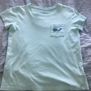 vineyard vines juniors shirt. size m (10-12)
